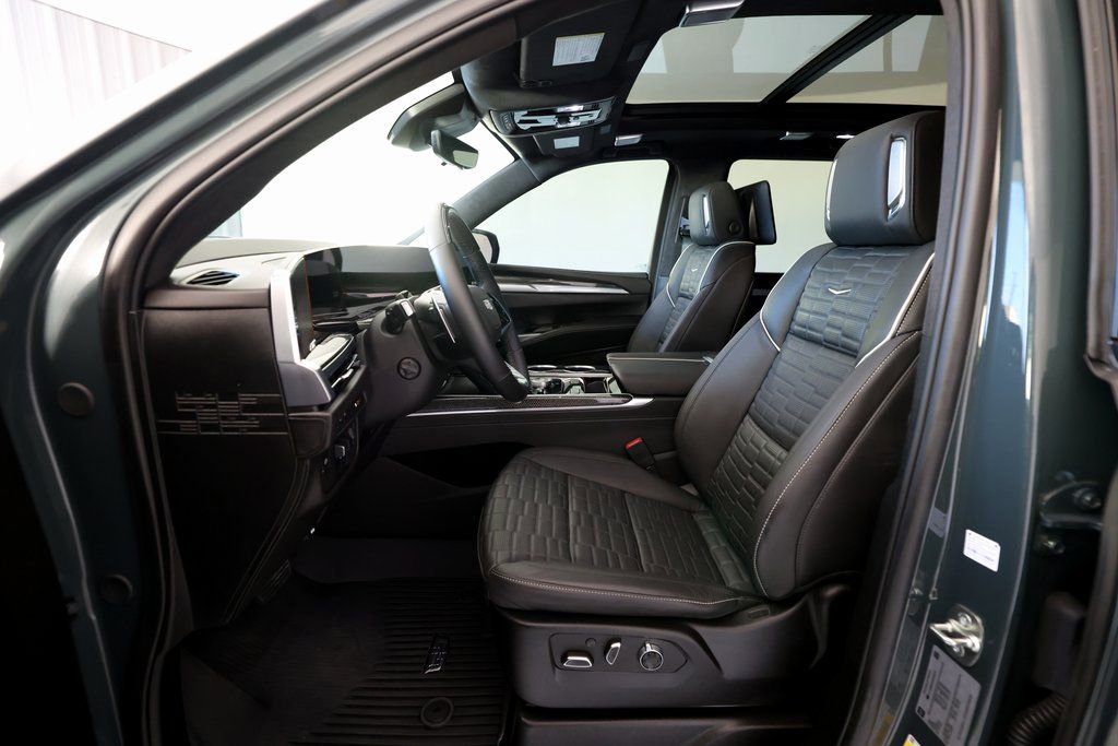 Used 2025 Cadillac Escalade V w/ LPO, Floor Liner Package image 18