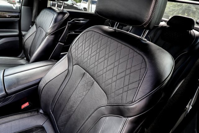 Used 2017 BMW 750i xDrive image 52