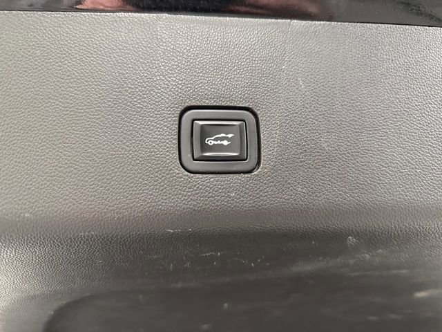 Used 2022 Chevrolet Traverse LT image 15