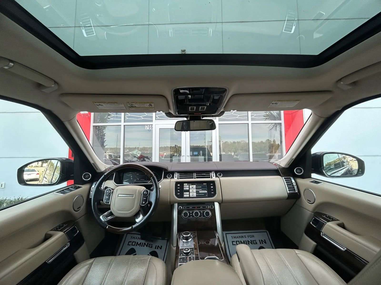Used 2015 Land Rover Range Rover HSE image 9