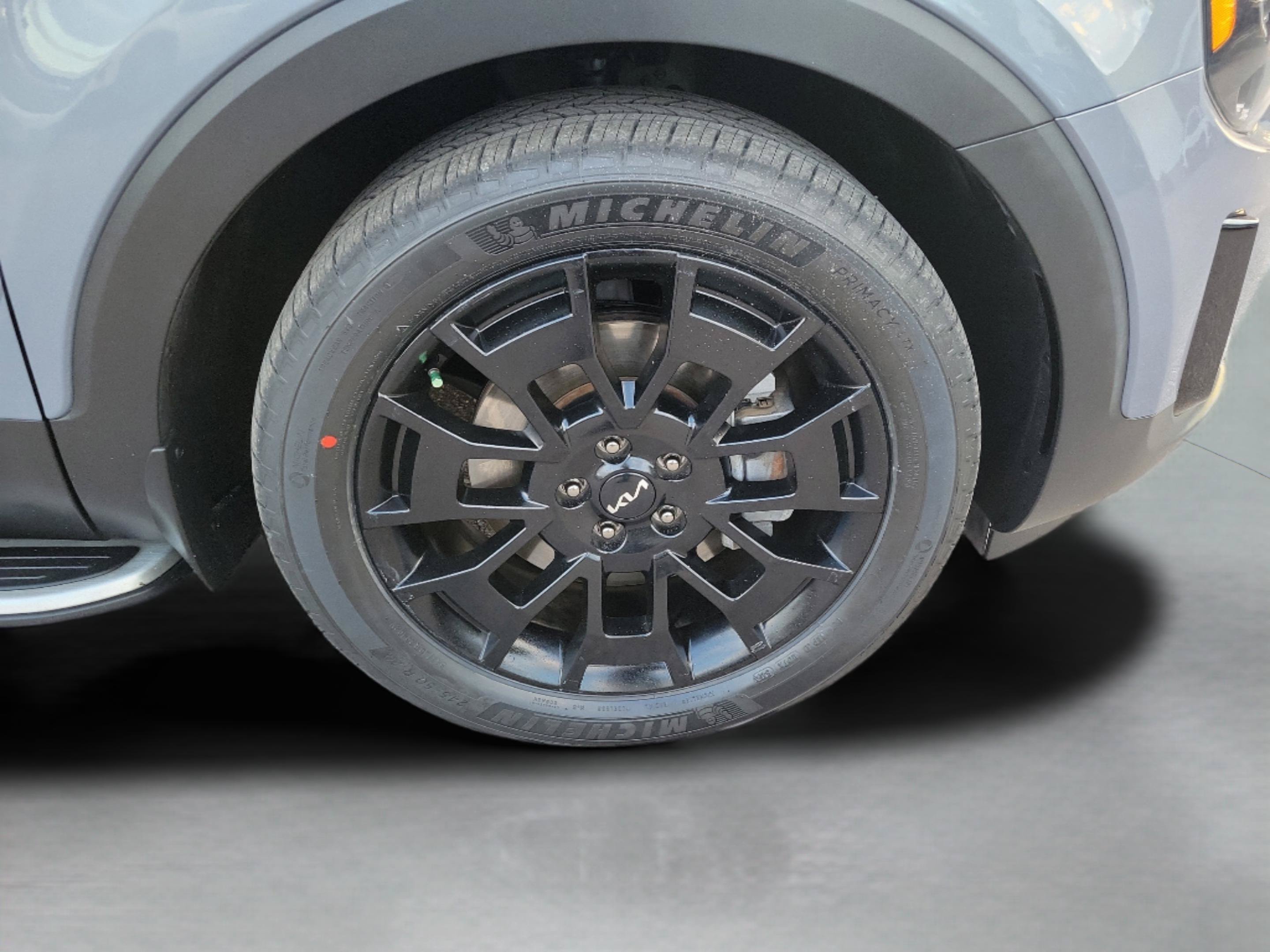 Certified 2022 Kia Telluride SX w/ Nightfall Edition Package AWD/4WD image 30