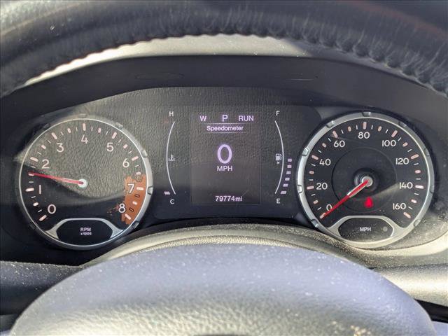 Used 2017 Jeep Renegade Latitude w/ Popular Equipment Group image 3