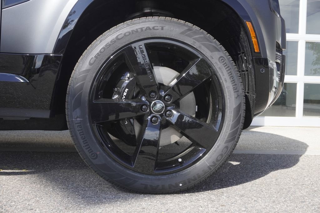 New 2025 Land Rover Defender 110 V8 image 32