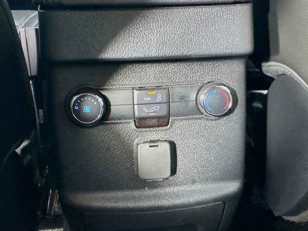 Used 2017 Ford Explorer XLT w/ Equipment Group 202A image 25