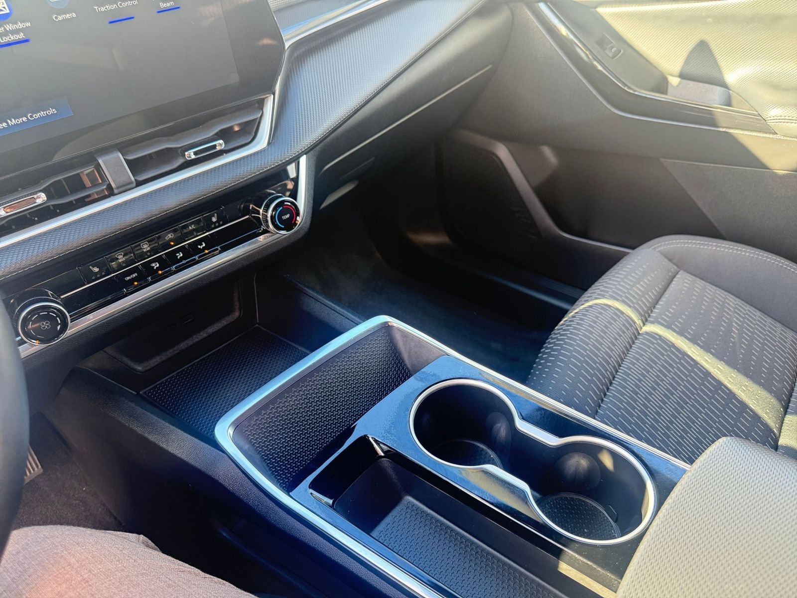 Used 2025 Chevrolet Equinox LT image 41