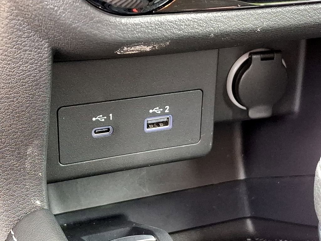 Used 2023 Nissan Kicks SR FWD image 24