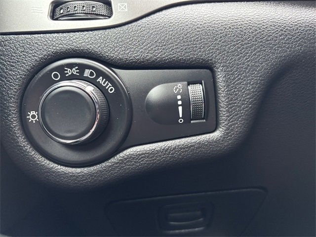 Used 2020 Jeep Cherokee Latitude image 17