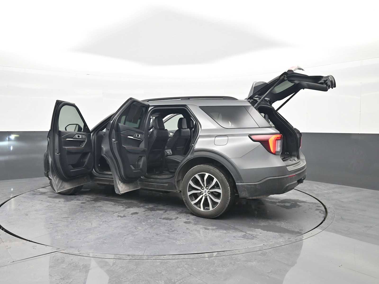 Used 2025 Ford Explorer ST-Line image 46