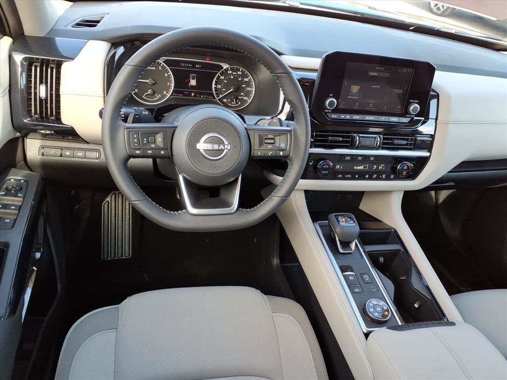 Certified 2025 Nissan Pathfinder SV image 6