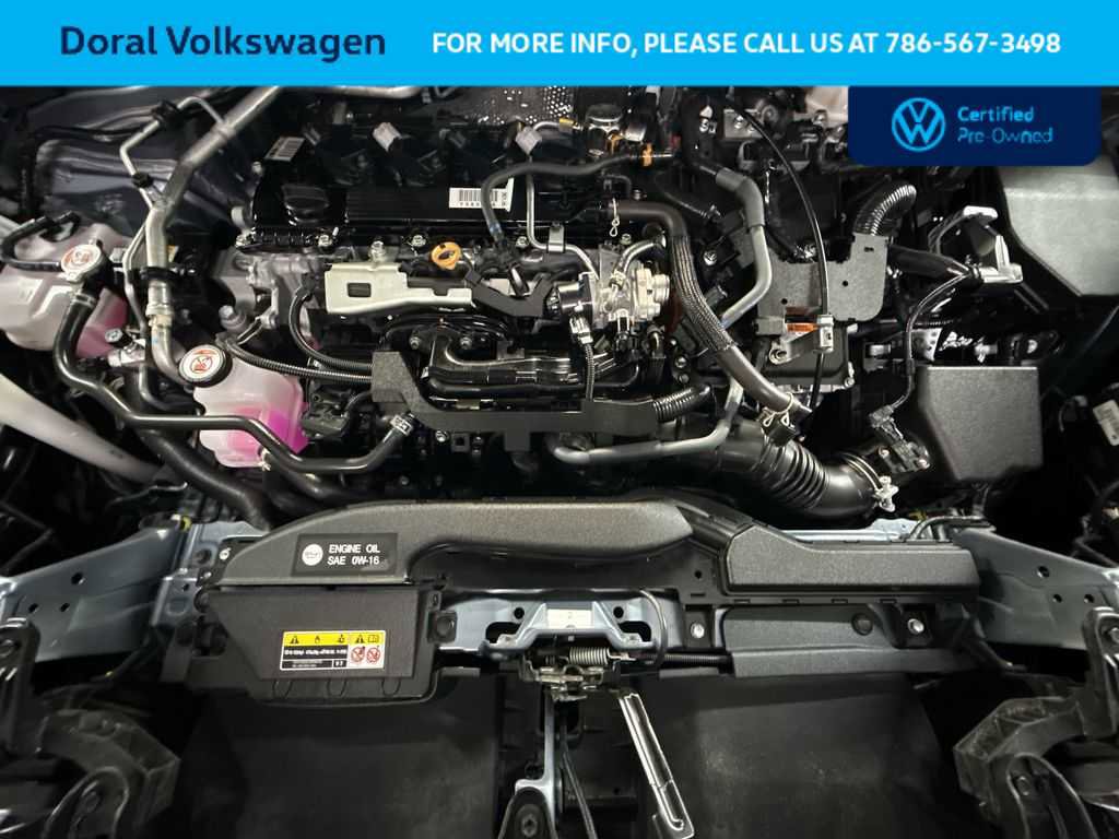 Used 2024 Toyota Corolla Cross SE image 12