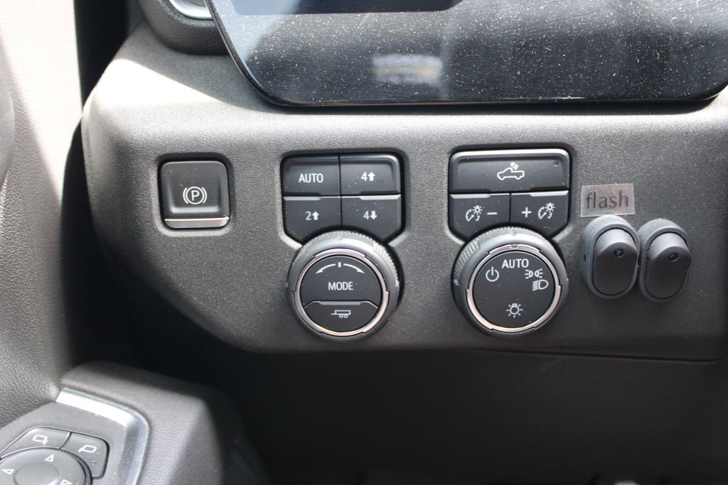 Used 2023 Chevrolet Silverado 1500 LT w/ Z71 Off-Road Package AWD/4WD image 26