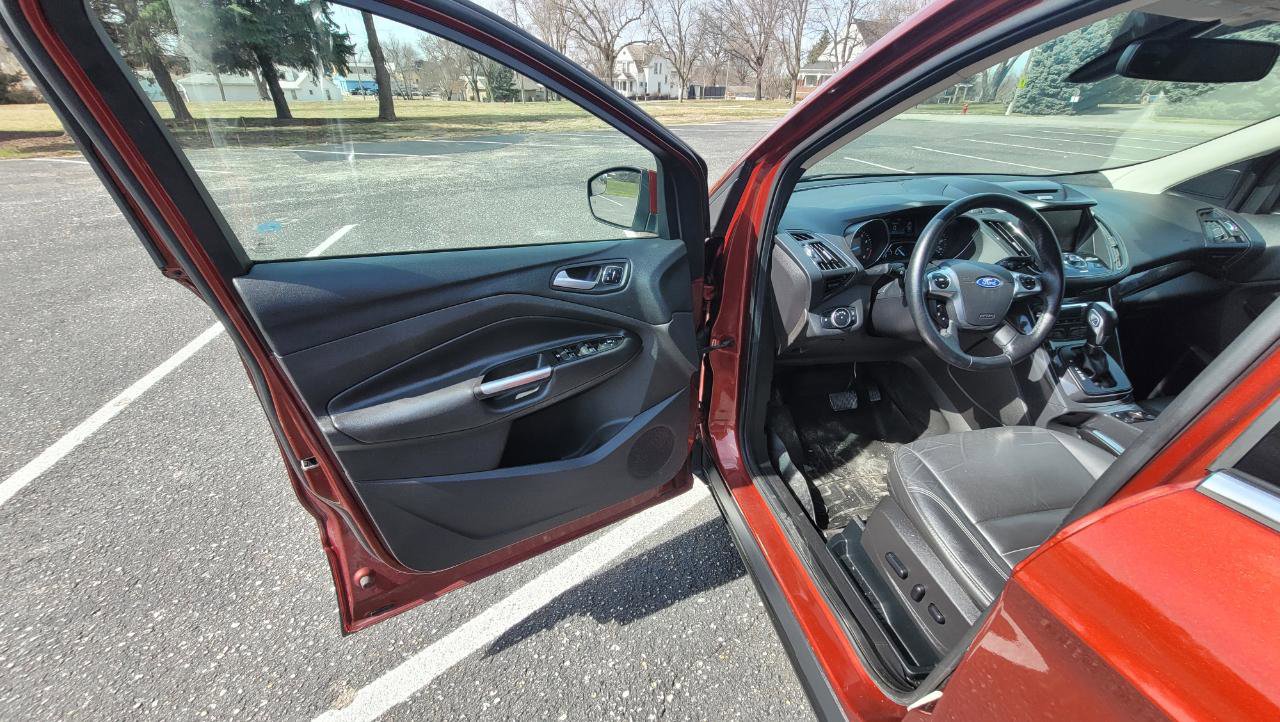 Used 2015 Ford Escape Titanium AWD/4WD image 9