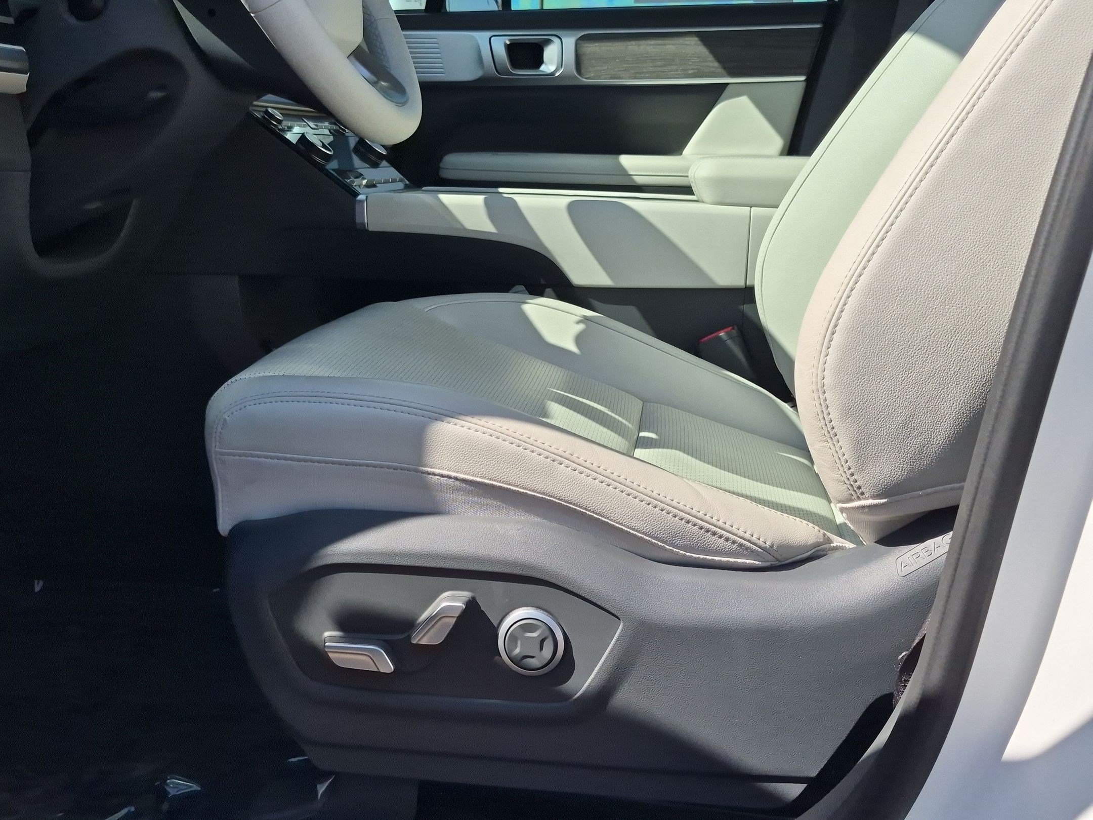 Certified 2025 Hyundai Santa Fe Limited AWD/4WD image 22