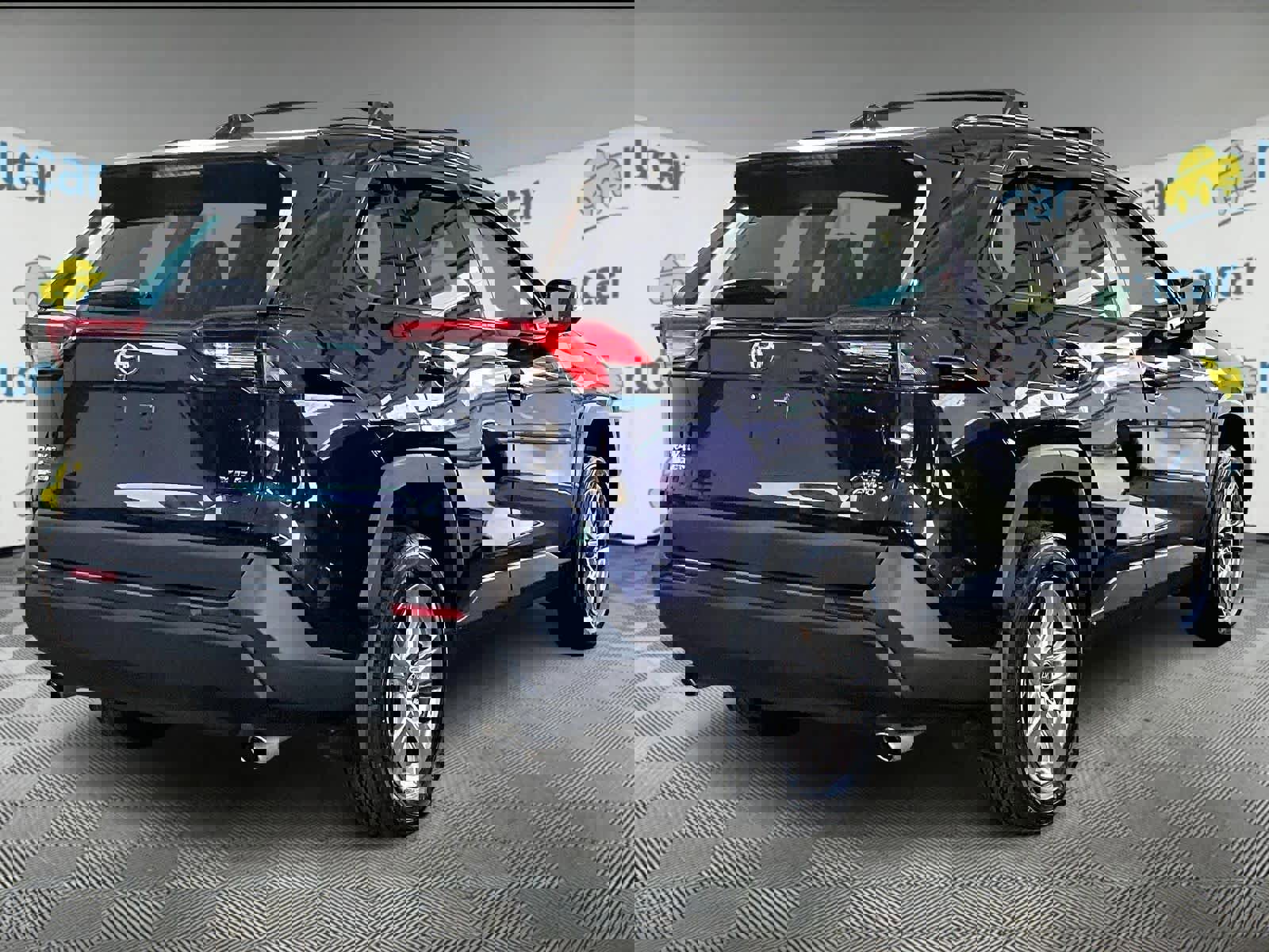 Used 2023 Toyota RAV4 XLE w/ Convenience Package image 6