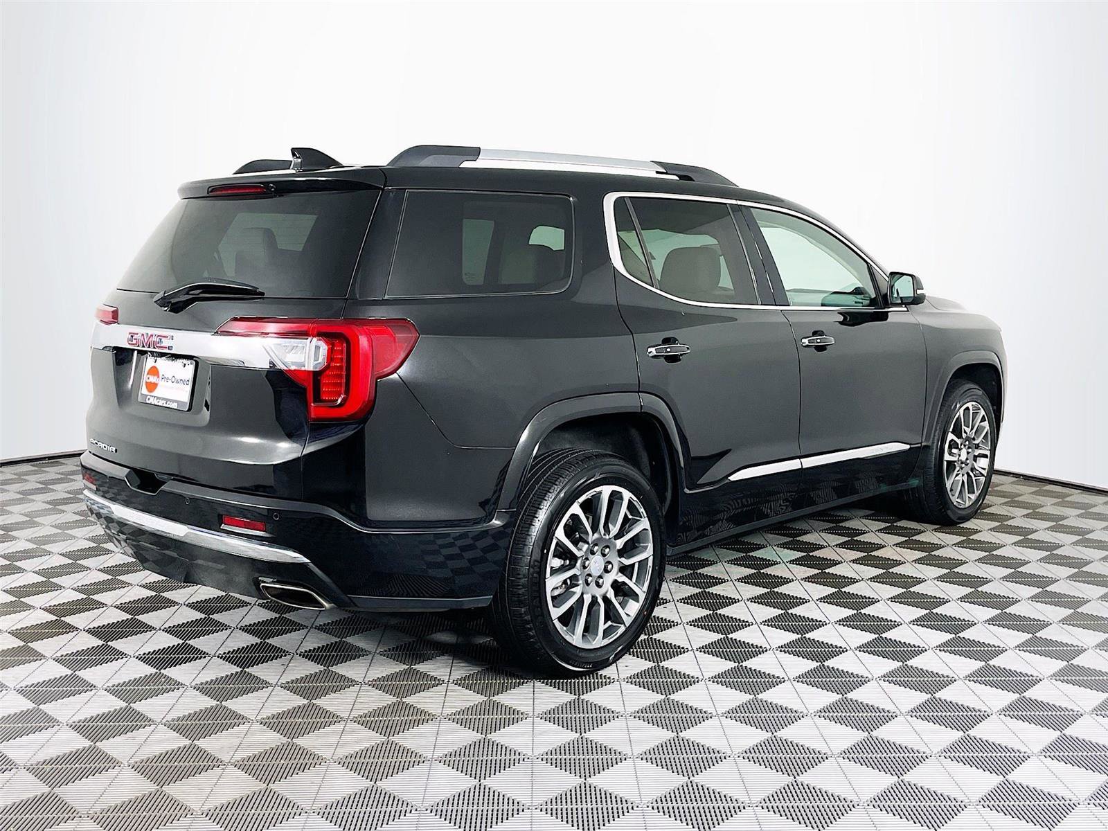 Used 2021 GMC Acadia Denali w/ Denali Technology Package image 9