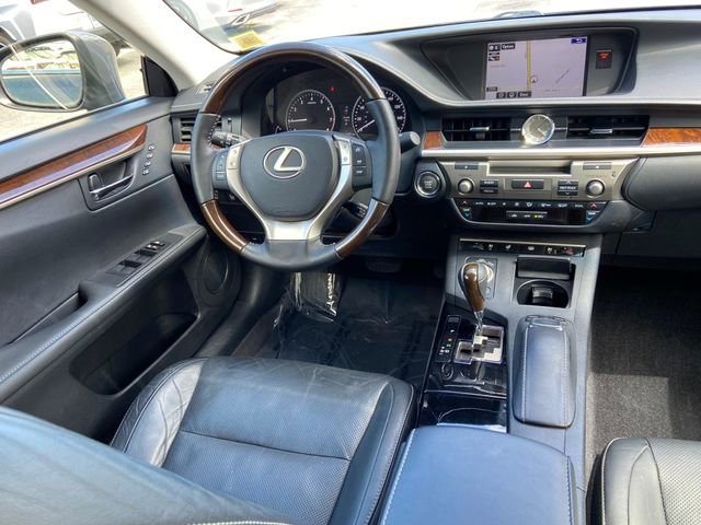 Used 2015 Lexus ES 350 w/ Luxury Package image 15