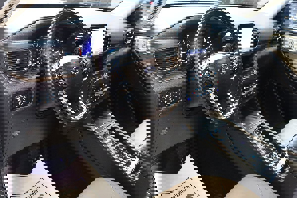 Used 2020 Ford Explorer Limited AWD/4WD image 36