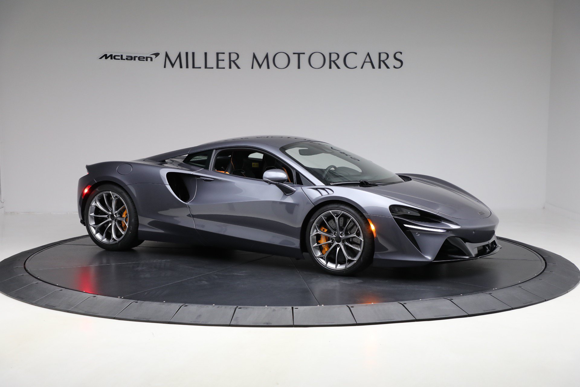 New 2025 McLaren Artura RWD image 10