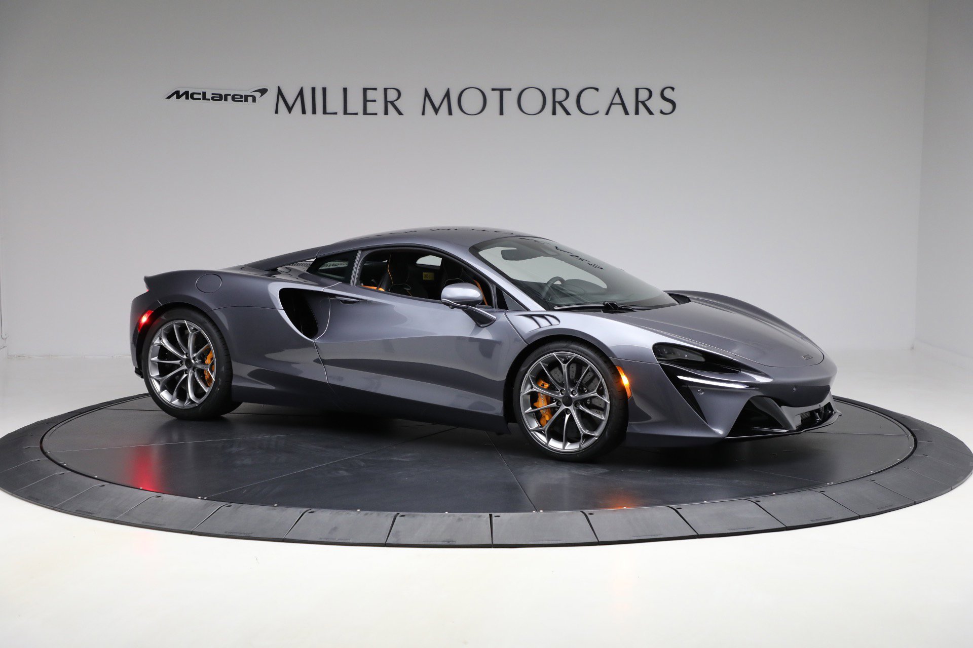 New 2025 McLaren Artura image 10