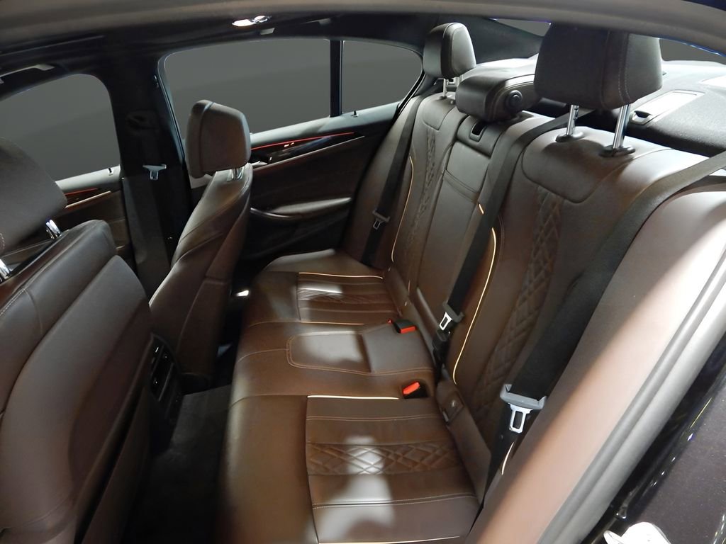 Used 2022 BMW 540i xDrive w/ M Sport Package image 20