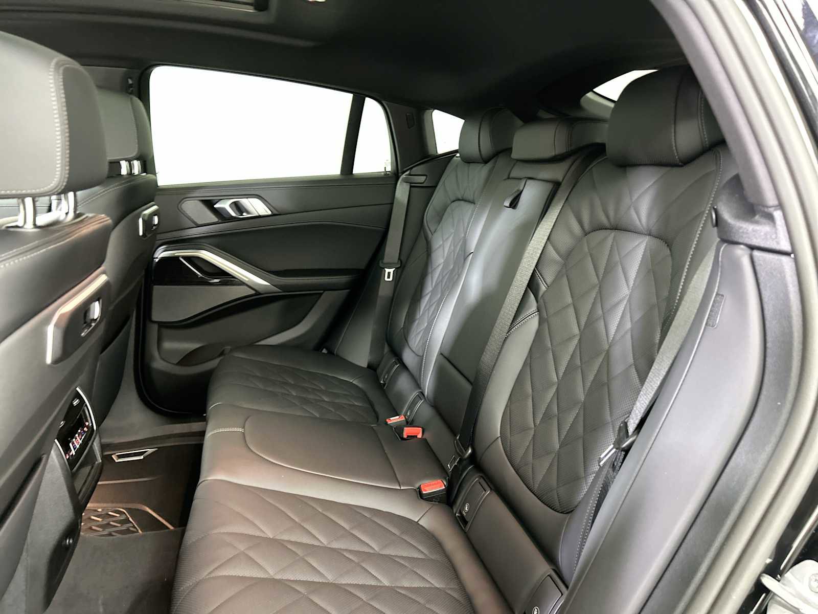 New 2026 BMW X6 xDrive40i image 25