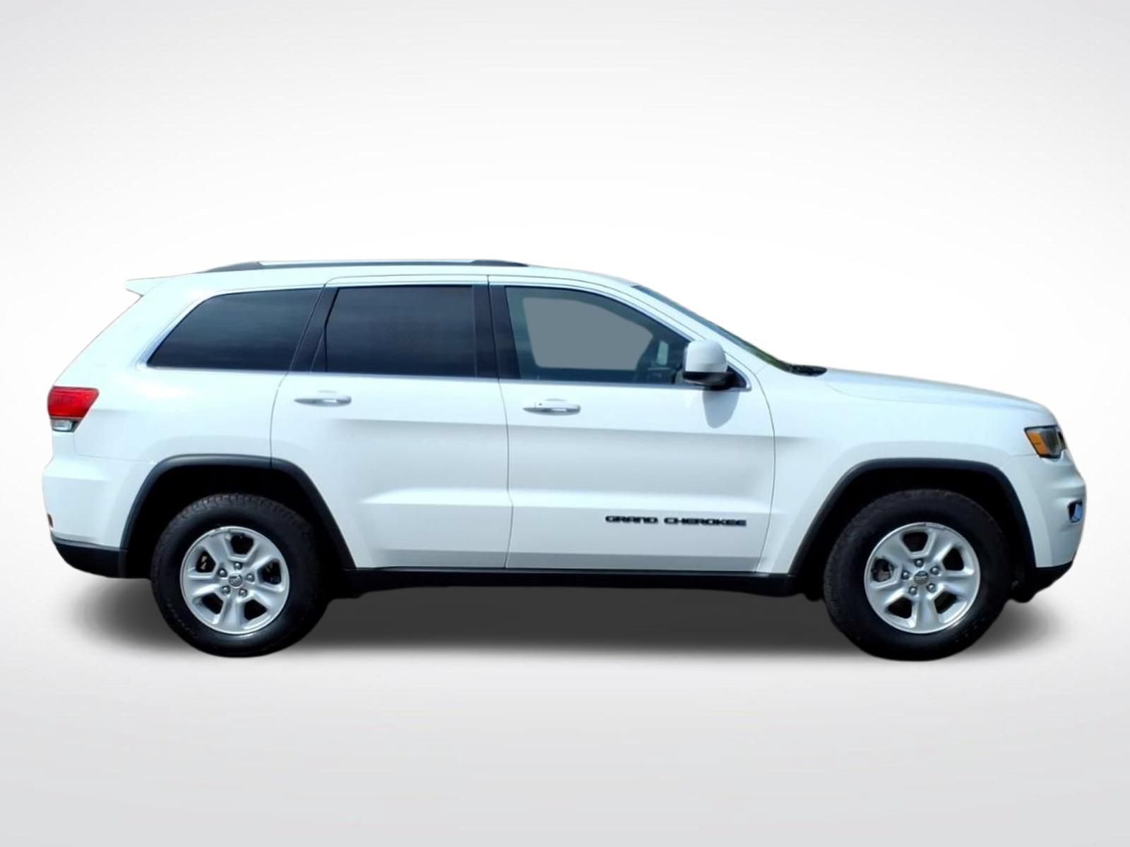 Used 2017 Jeep Grand Cherokee Laredo w/ Quick Order Package 23E AWD/4WD image 8