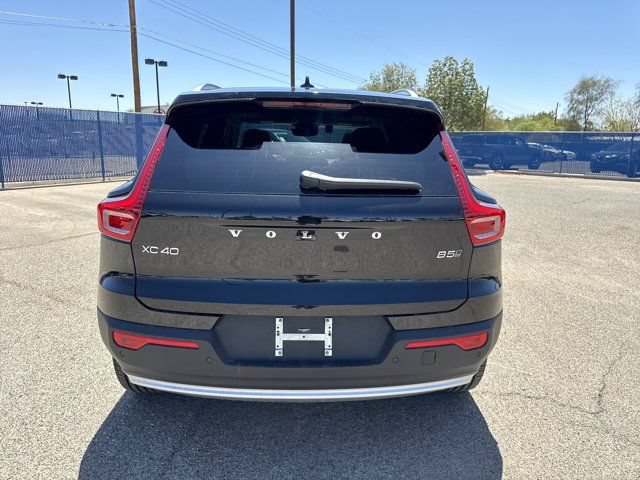 Certified 2025 Volvo XC40 B5 Core w/ Protection Package Premier AWD/4WD image 6