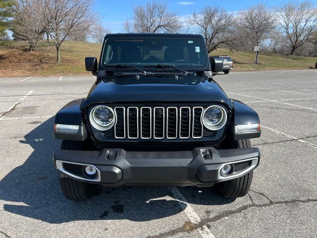 Used 2024 Jeep Wrangler Sahara w/ Technology Group AWD/4WD image 3