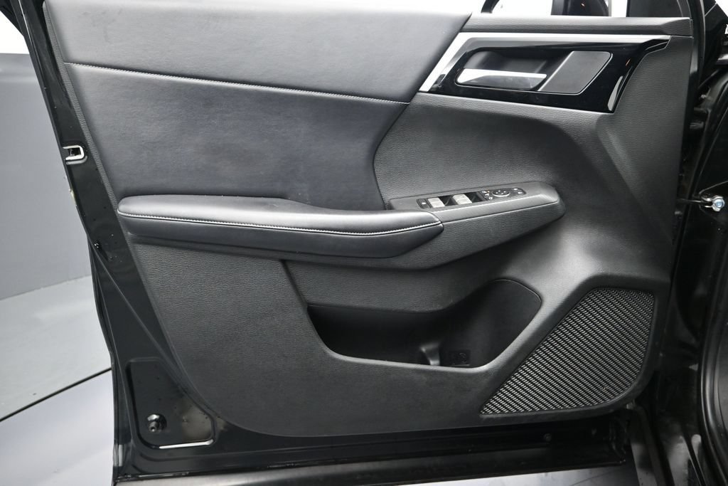 Used 2023 Mitsubishi Outlander SE FWD image 12