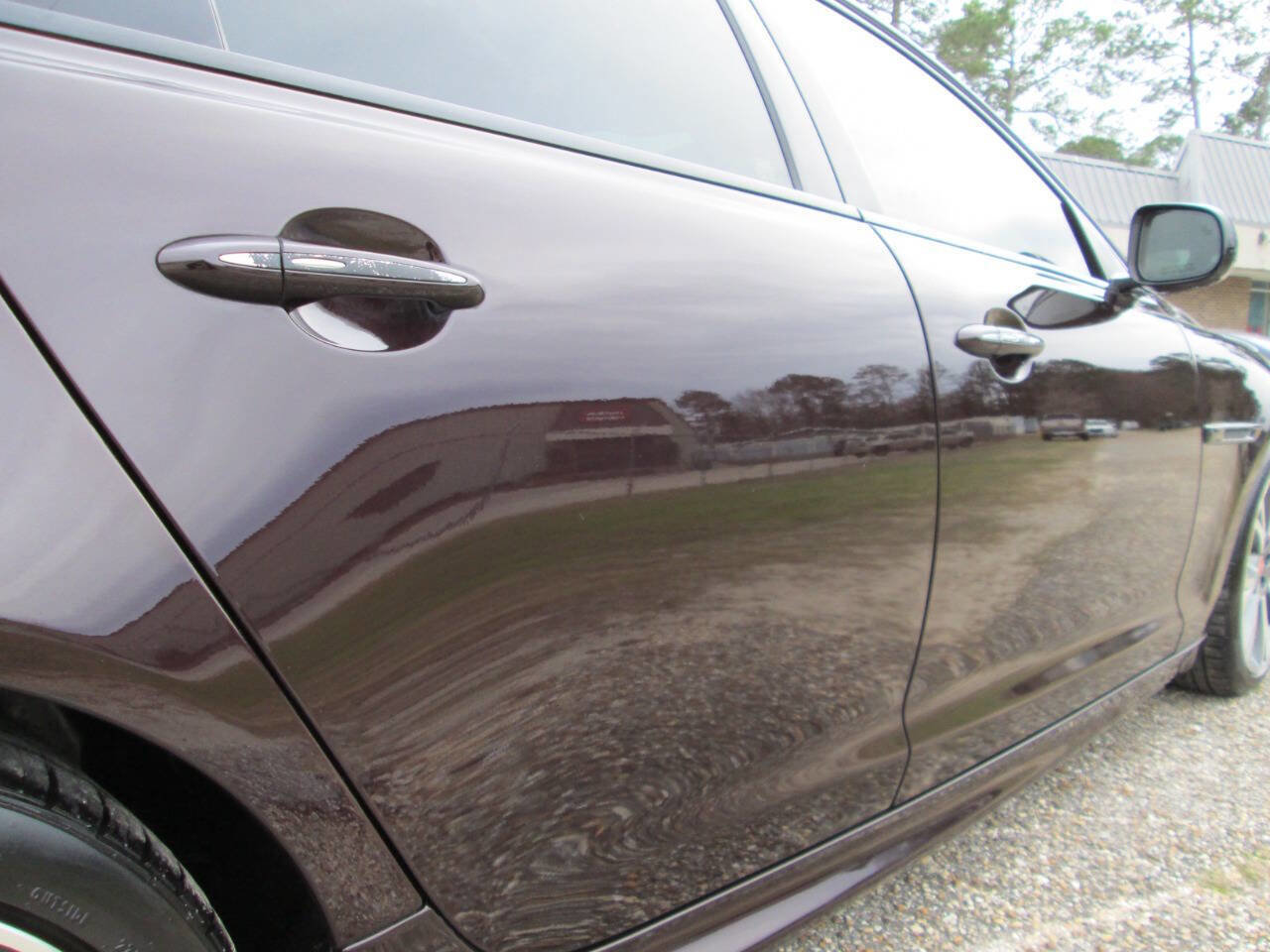 Used 2015 Jaguar XJ image 57