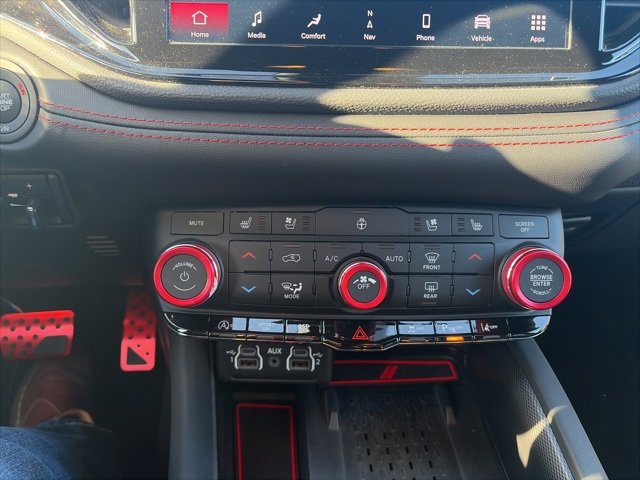 Used 2025 Dodge Durango GT image 23