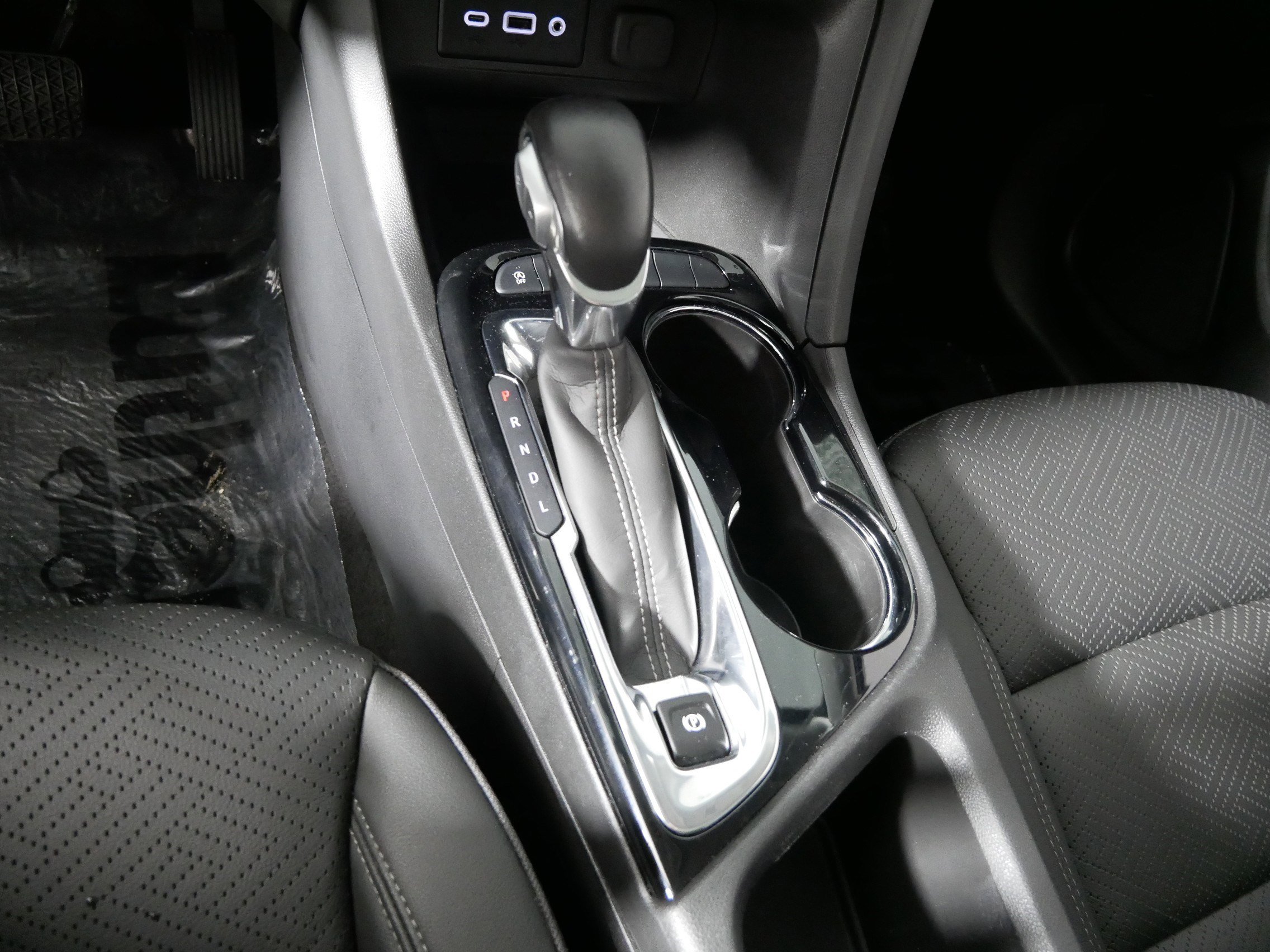 Used 2023 Buick Encore GX Essence w/ Experience Buick Package image 24