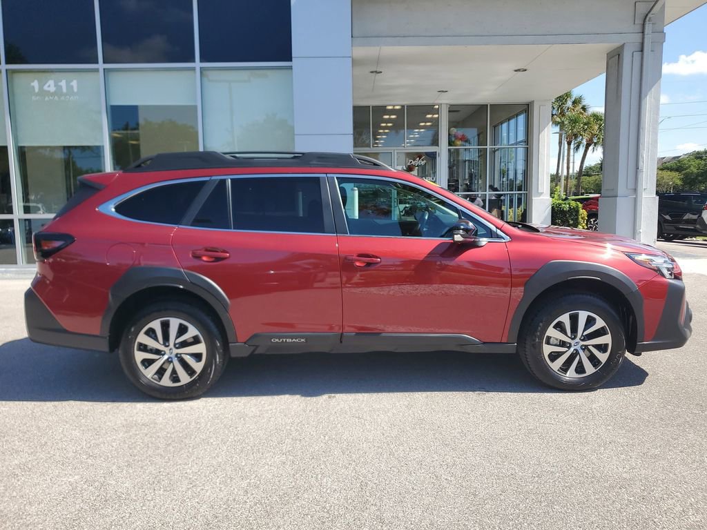 Used 2025 Subaru Outback Premium AWD/4WD image 6
