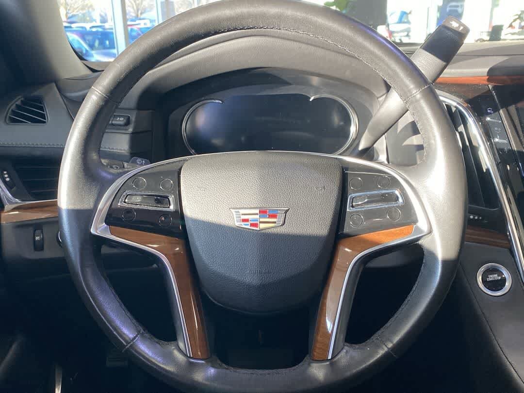 Used 2016 Cadillac Escalade Luxury AWD/4WD image 16