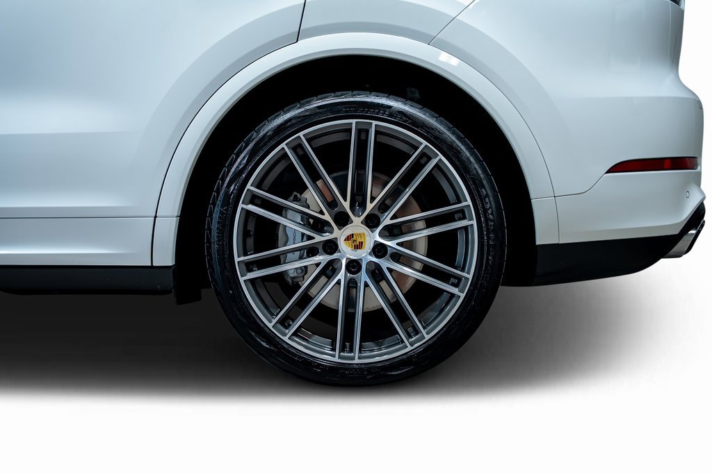 Used 2021 Porsche Cayenne Turbo image 23