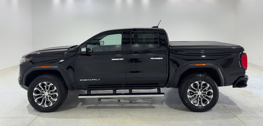 Used 2026 GMC Canyon Denali AWD/4WD image 2