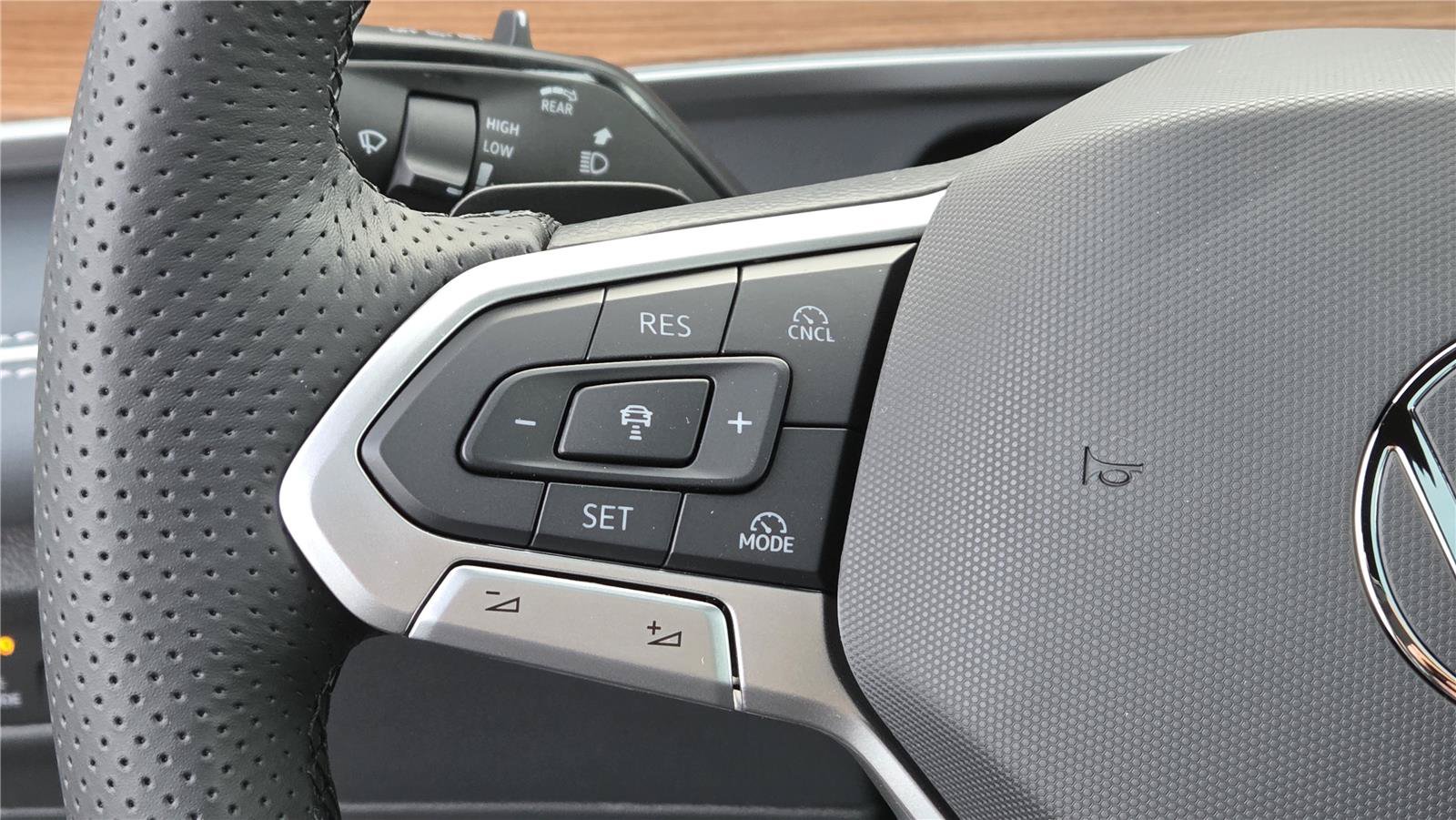 New 2026 Volkswagen Tiguan SEL R-Line AWD/4WD image 18