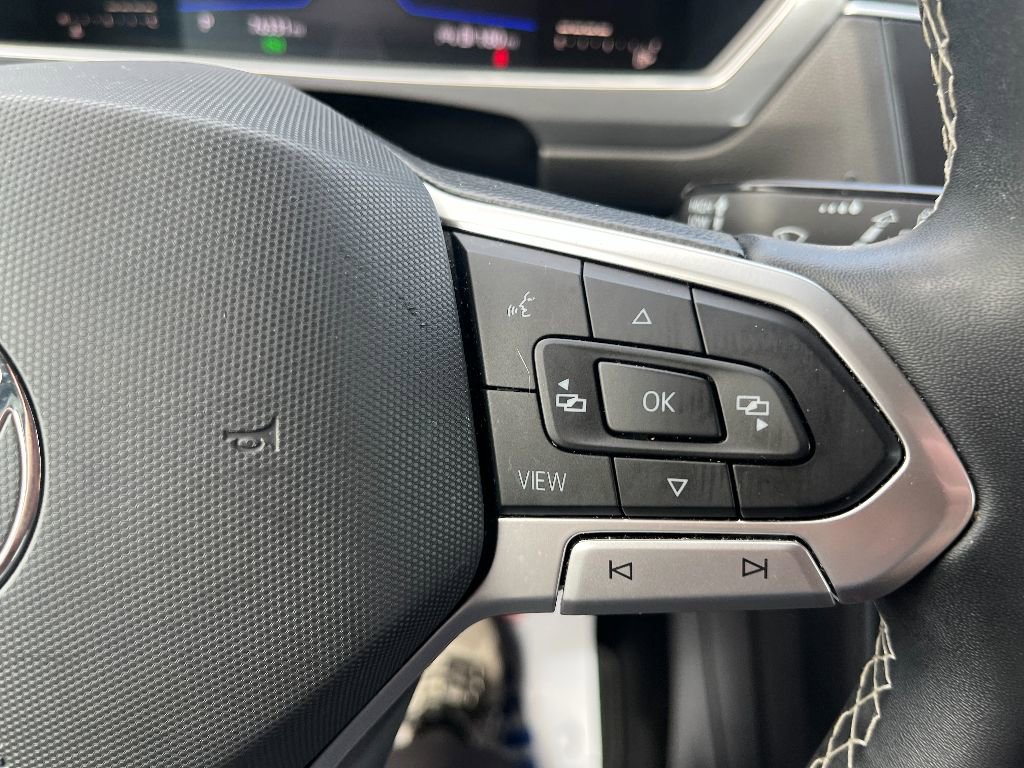 Used 2022 Volkswagen Tiguan SE image 35