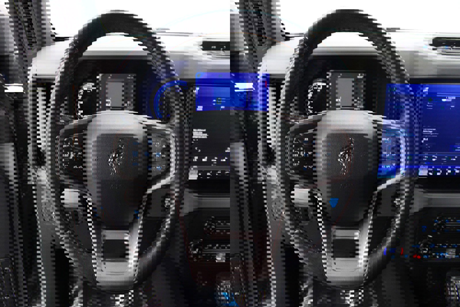 Used 2023 Ford Bronco Badlands image 17