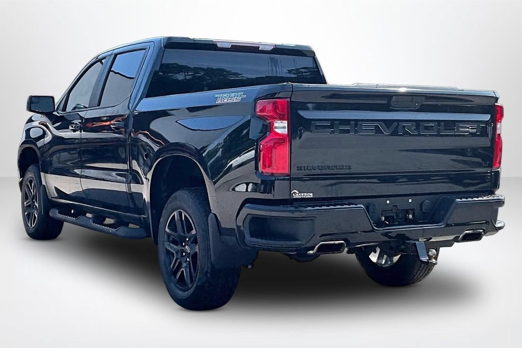Used 2021 Chevrolet Silverado 1500 LT Trail Boss w/ LPO, Dark Essentials Package AWD/4WD image 4