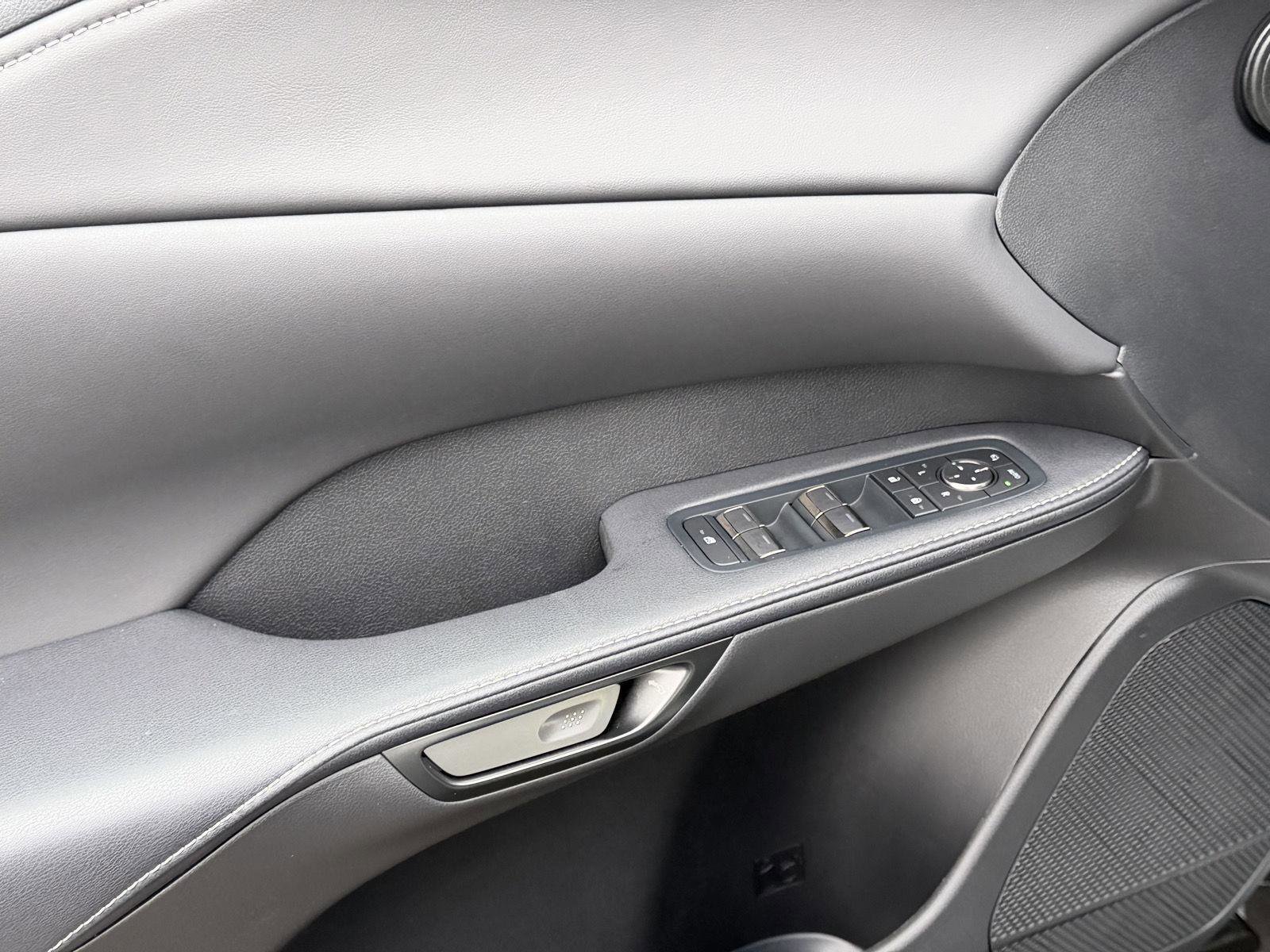 Used 2025 Lexus RX 350 Premium w/ Accessory Package image 11