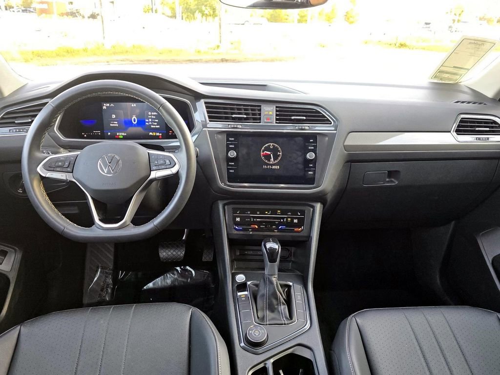 Used 2022 Volkswagen Tiguan SE AWD/4WD image 14