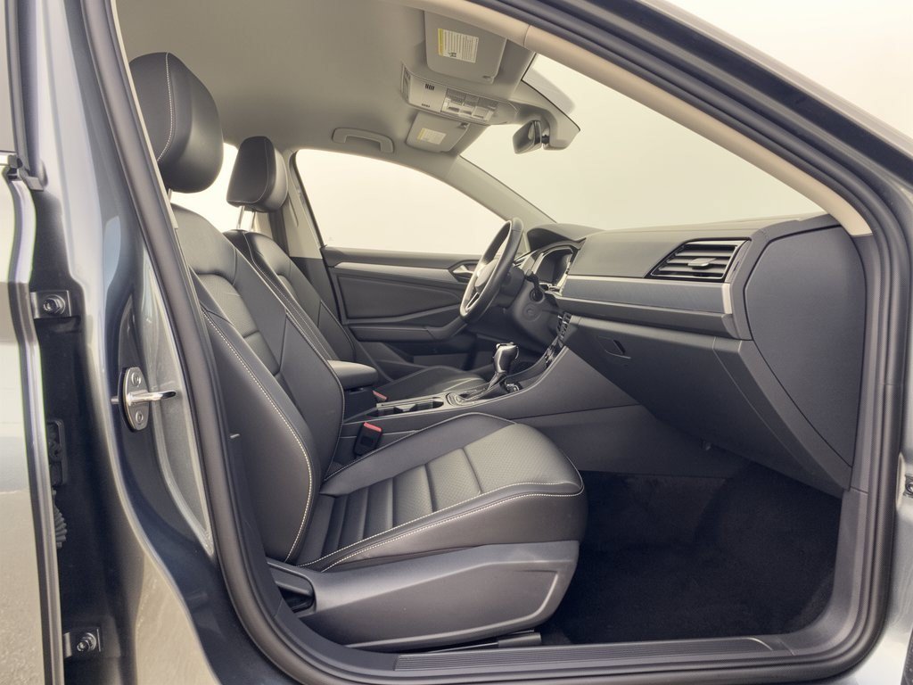 Certified 2024 Volkswagen Jetta SE FWD image 30