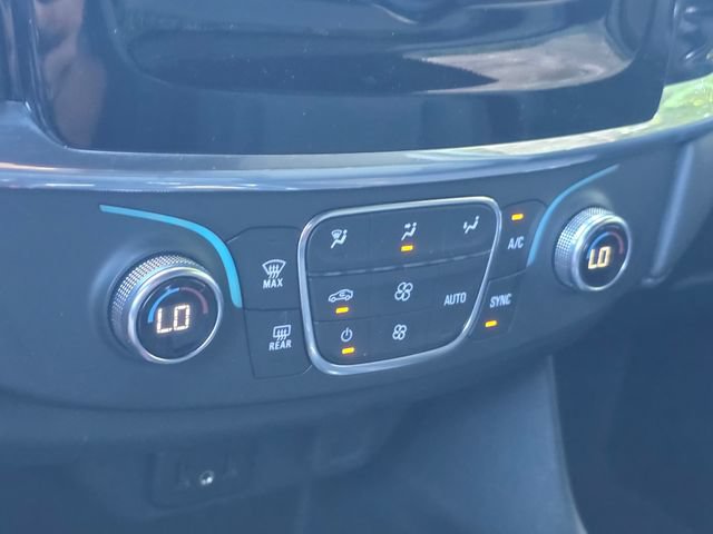Used 2023 Chevrolet Traverse LT w/ LPO, Cargo Package FWD image 27