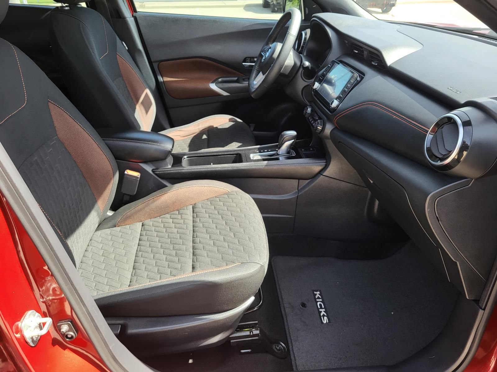 Used 2021 Nissan Kicks SR FWD image 13