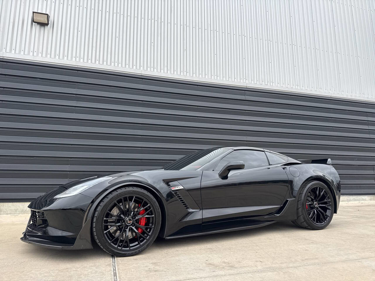 Used 2019 Chevrolet Corvette Z06 RWD image 2