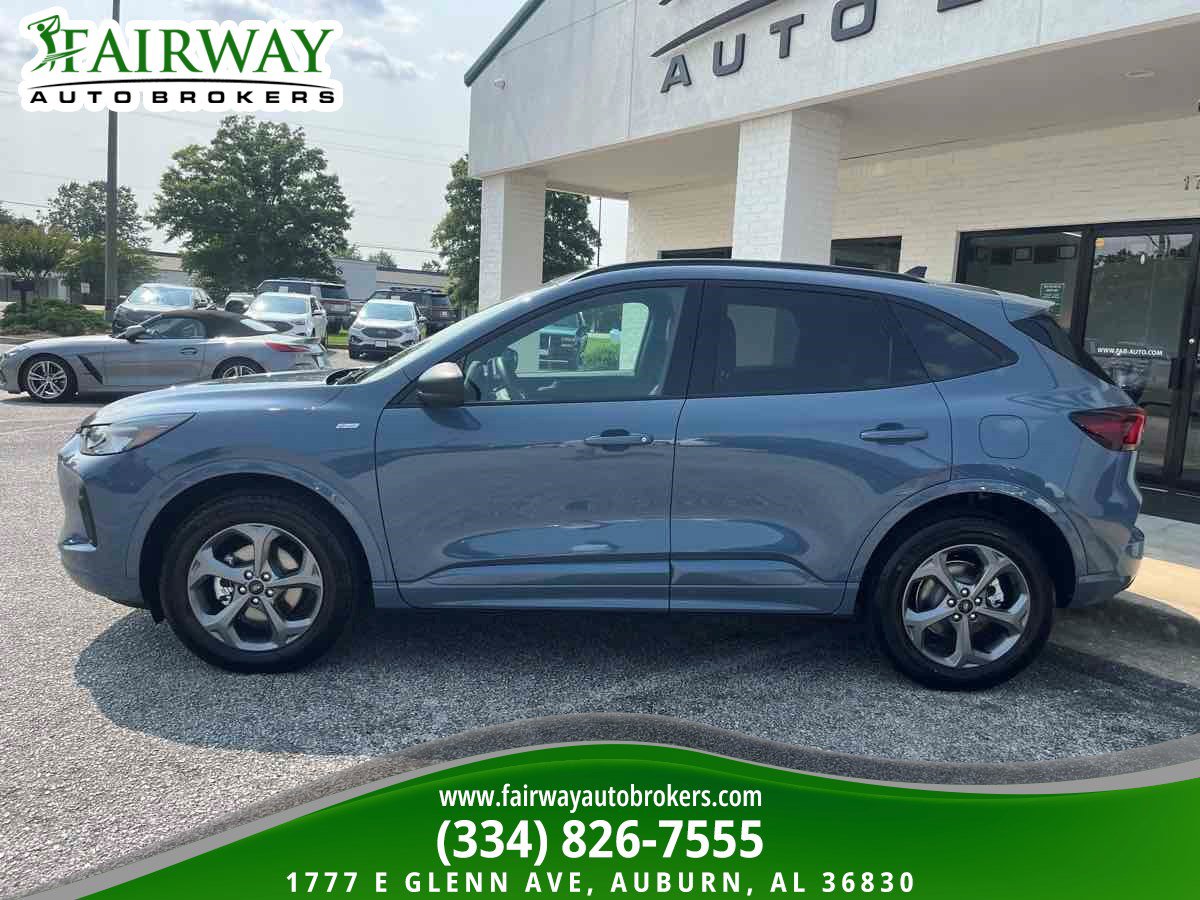 Used 2024 Ford Escape ST-Line w/ Tech Pack #1 image 9