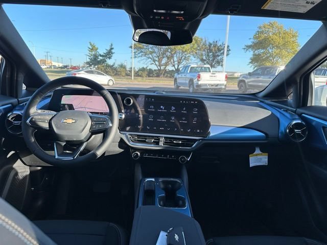 New 2024 Chevrolet Equinox EV LT AWD/4WD image 11