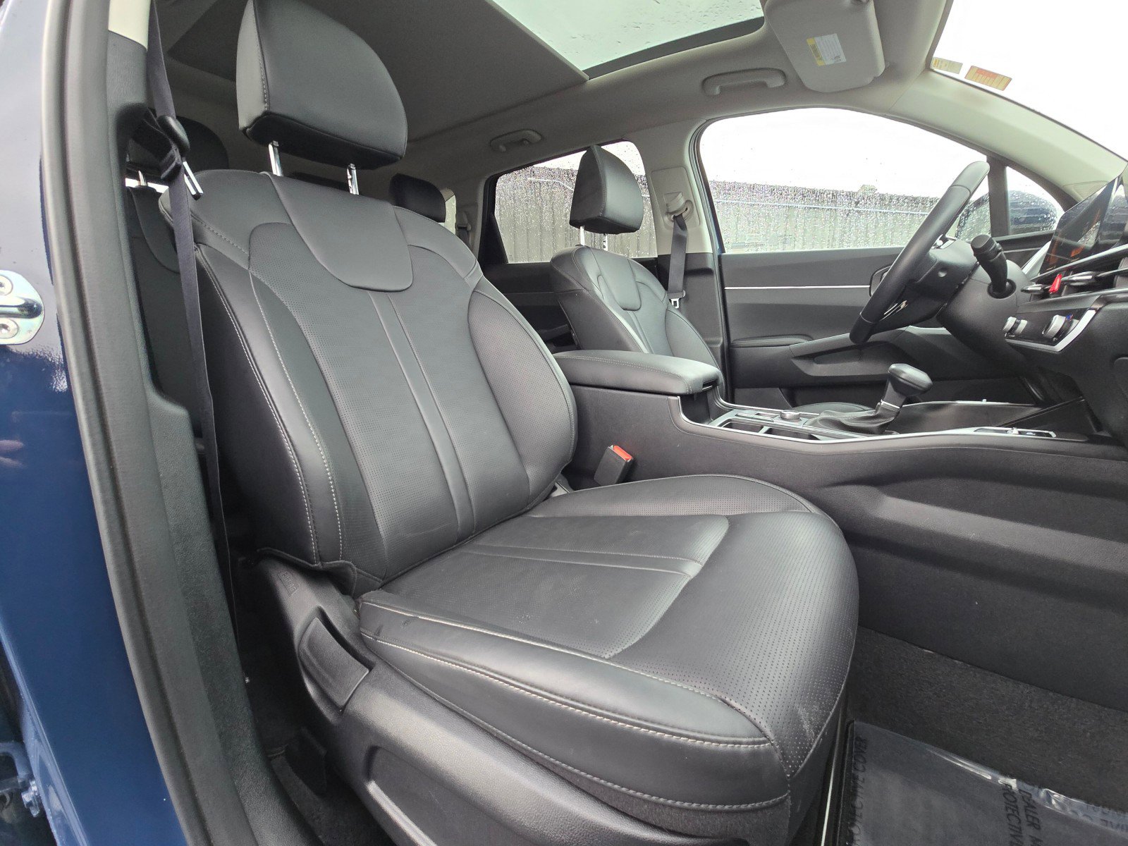 Used 2024 Kia Sorento S w/ Panoramic Sunroof Package image 11