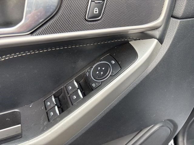 Used 2022 Ford Explorer XLT w/ Equipment Group 202A image 14